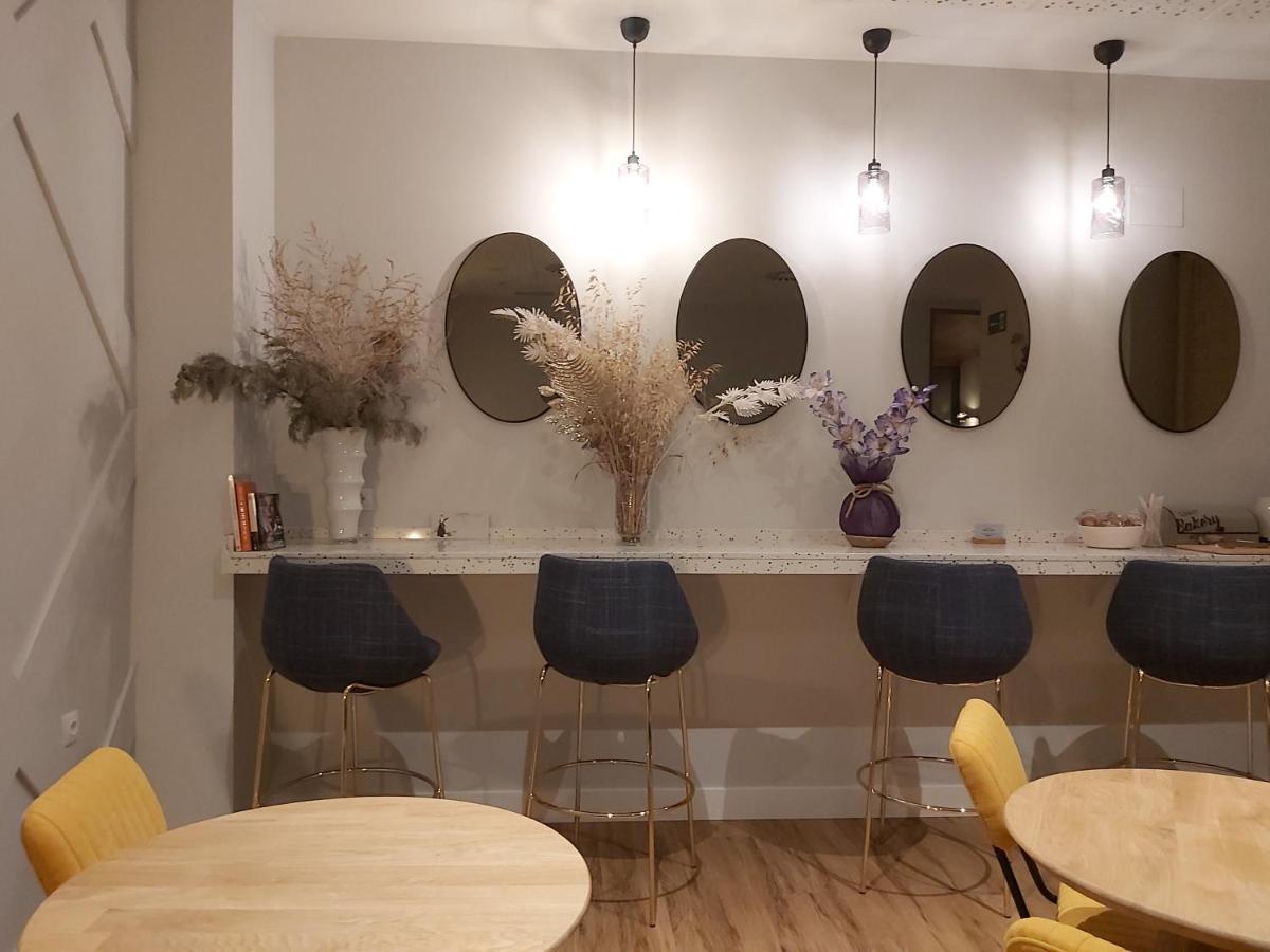 Habital Suites ฮากา ภายนอก รูปภาพ