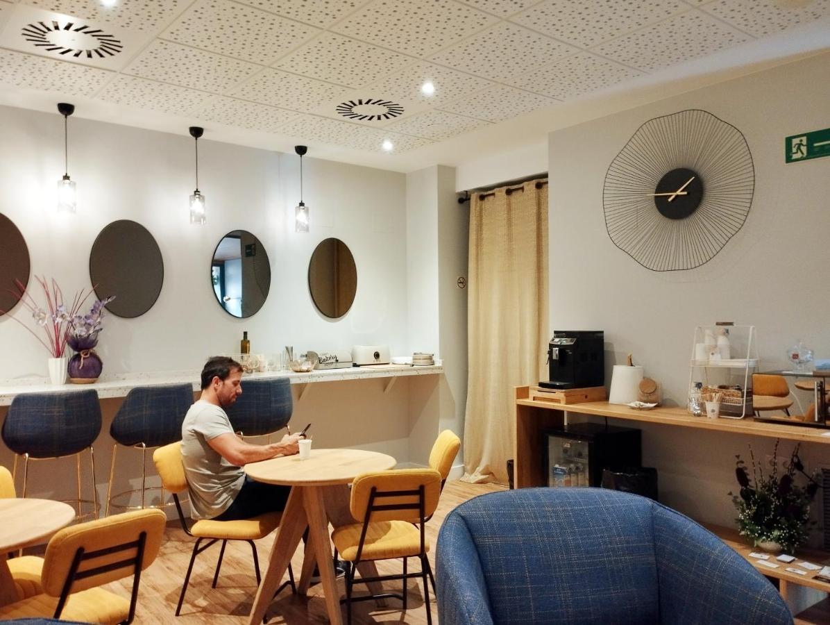 Habital Suites ฮากา ภายนอก รูปภาพ